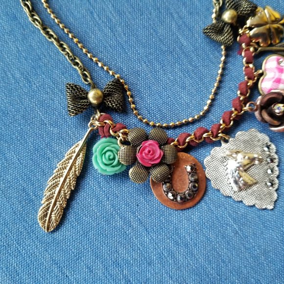 🐴🍀🪶Betsey Johnson Equestrian "Lucky" Double-Cha Charm Necklace - EPC🪶🍀🐴 - Picture 3 of 9